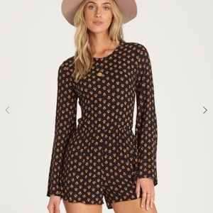 Billabong Open Hearts romper size Large